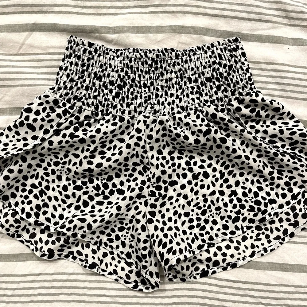 Crop Two Piece - Picture 3 of 4